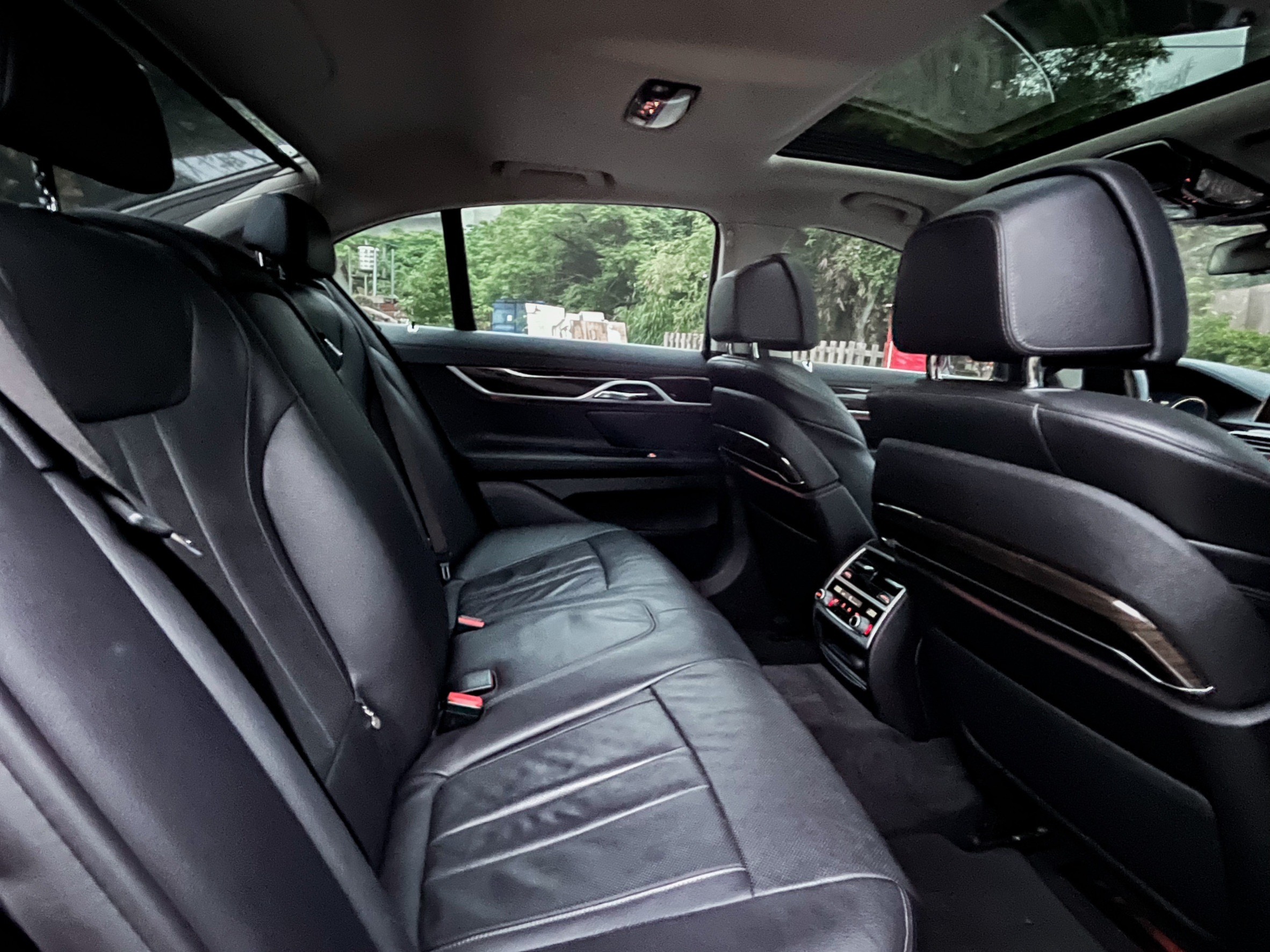 《總代理一手車/原廠保養/5AS安全輔助/盲點偵測/360環景/天窗/抬頭顯示》  第13張相片