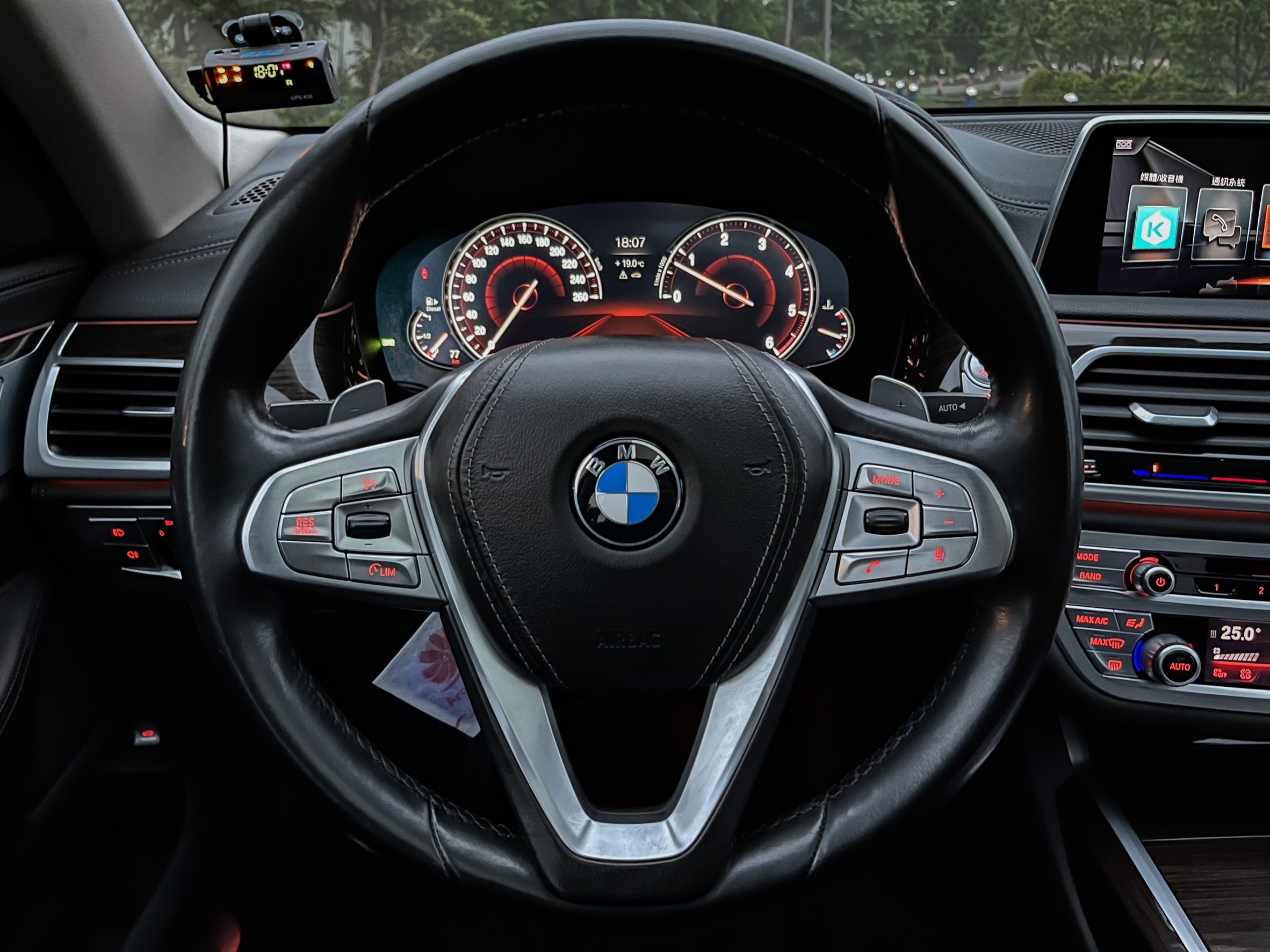 《總代理一手車/原廠保養/5AS安全輔助/盲點偵測/360環景/天窗/抬頭顯示》  第14張相片