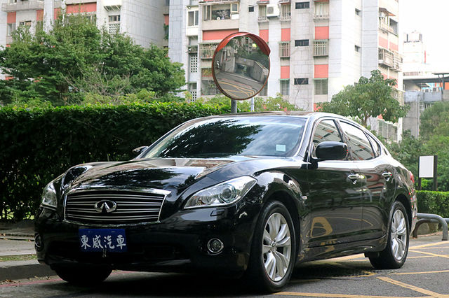 2010 INFINITI M25 豪華版 自動跟車 只跑五萬 黑色《東威》  第1張相片