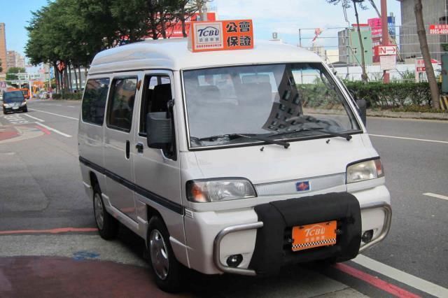 稀有自排商用廂型車~市場上最夯最熱銷三菱威利 麵包車  第1張相片