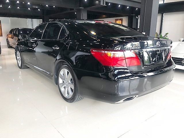 中古車 Ls600hl Ottoman座椅 Acc 4座冷熱通風椅 衛星導航 台中上豪 Lexus 淩志 Ls Series Ls600h 油電 台中市 Findcar 找車網