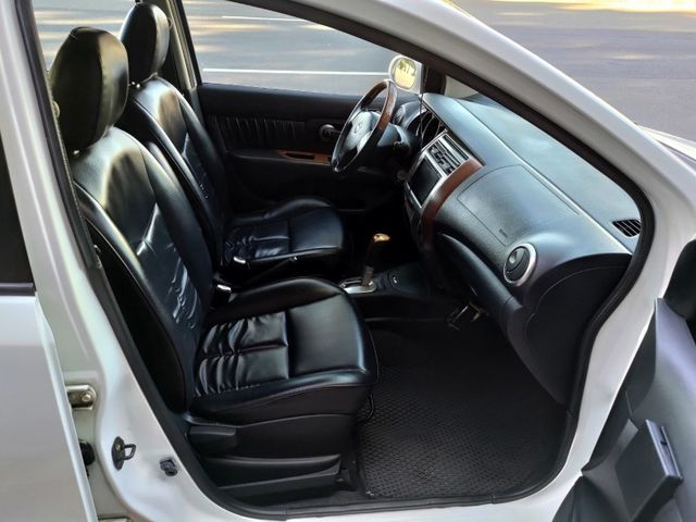 Nissan Livina  第9張相片