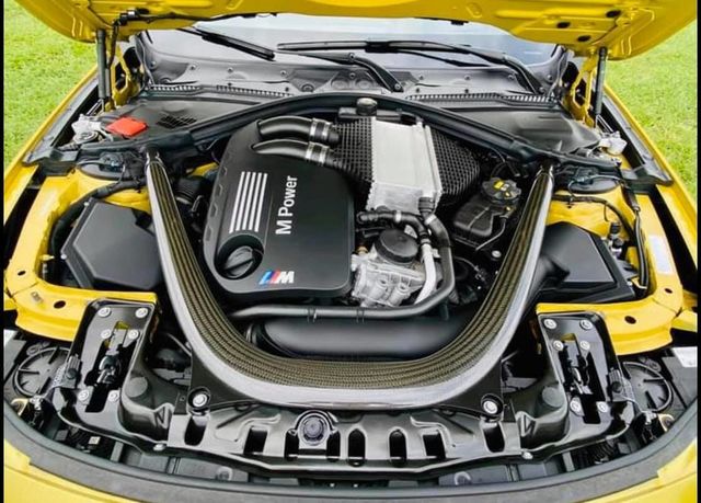 2015年 BMW F80 M3 右5 全車原鈑件 沒下過賽道 無改裝只升級外觀  第1張相片