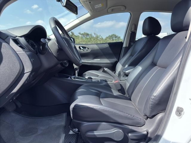 Nissan Tiida  第11張相片