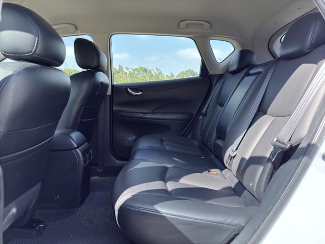 Nissan Tiida  第12張相片