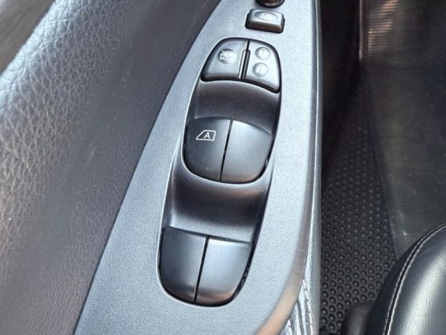Nissan Tiida  第15張相片