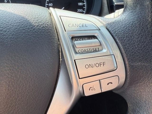 Nissan Tiida  第18張相片