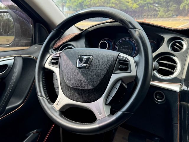 Luxgen U7 Turbo  第7張相片