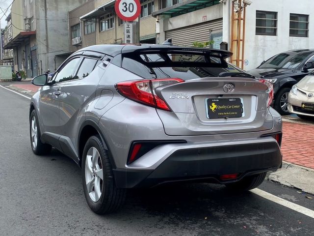 Toyota C-HR  第5張相片