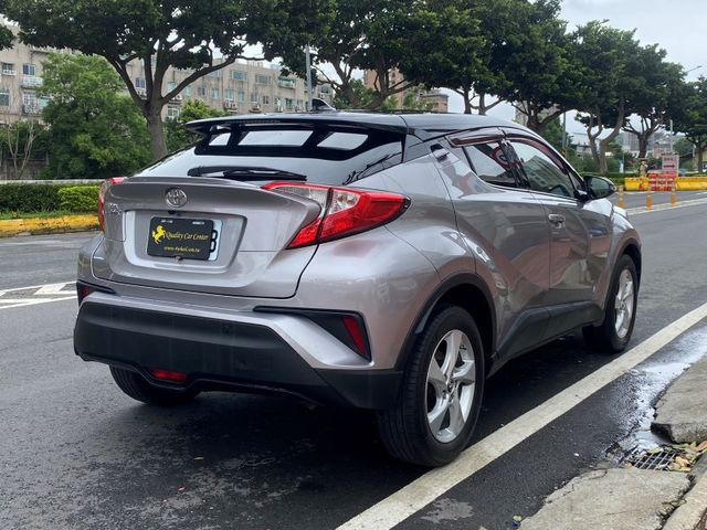 Toyota C-HR  第7張相片