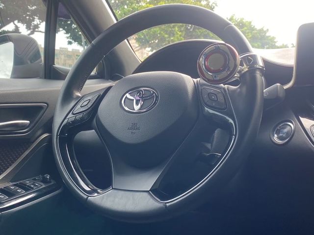 Toyota C-HR  第12張相片