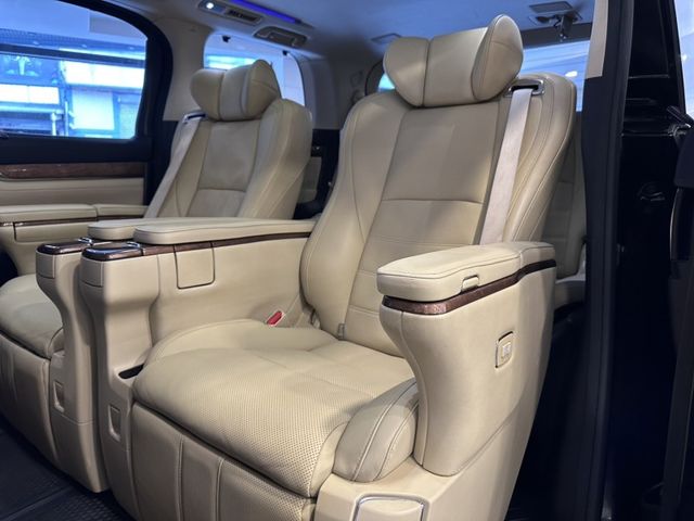 Toyota ALPHARD  第5張相片