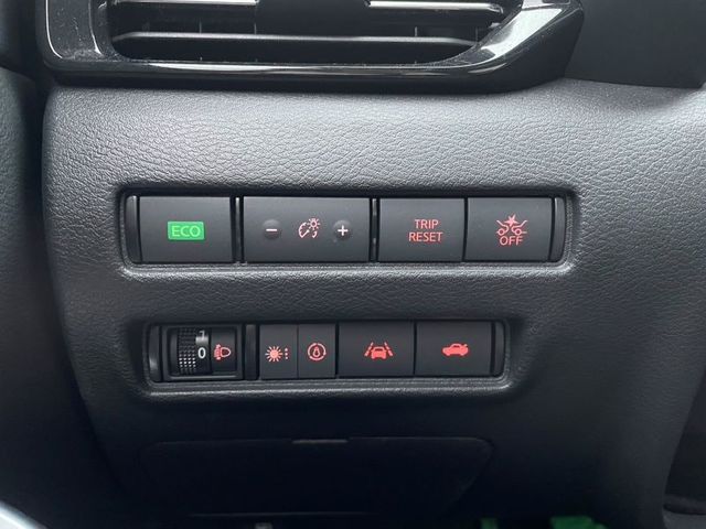 Nissan Sentra  第13張相片