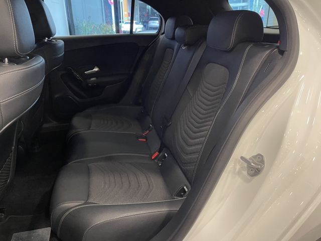 Mercedes-Benz/賓士 A-CLASS  第17張相片