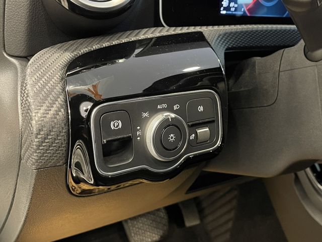 Mercedes-Benz/賓士 A-CLASS  第22張相片