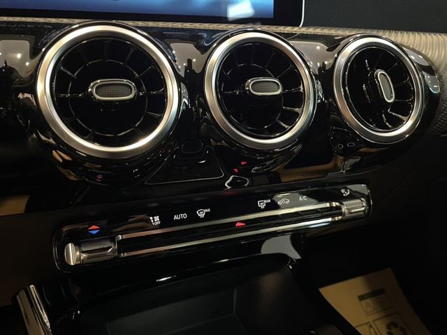 Mercedes-Benz/賓士 A-CLASS  第29張相片
