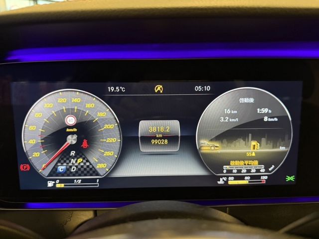 Mercedes-Benz/賓士 E-CLASS  第39張相片