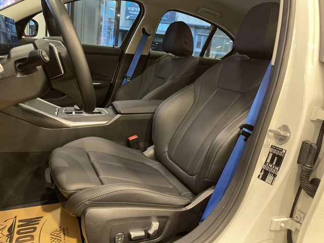 BMW/ 寶馬 318i  第14張相片