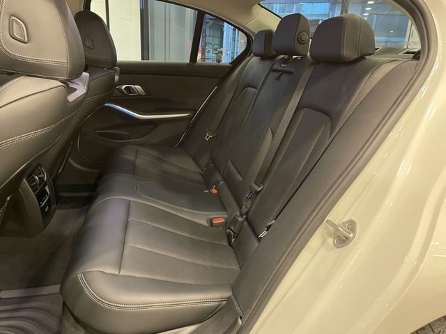 BMW/ 寶馬 318i  第17張相片