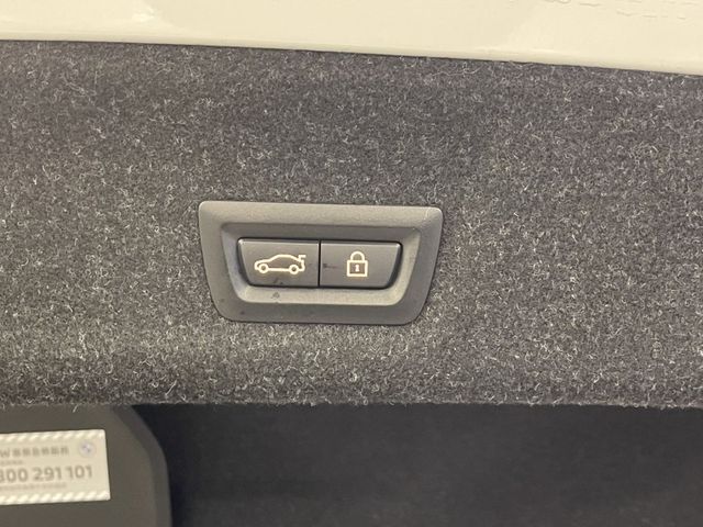 BMW/ 寶馬 318i  第22張相片