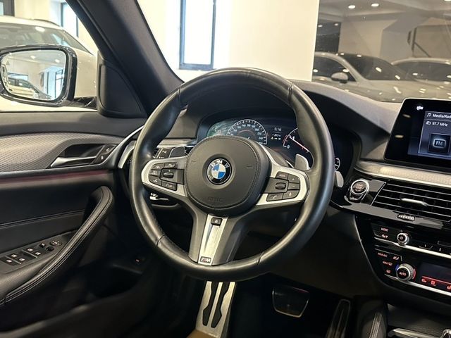 BMW/ 寶馬 540i  第18張相片