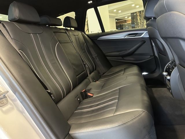 BMW/ 寶馬 540i  第19張相片