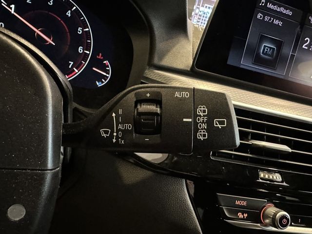 BMW/ 寶馬 540i  第25張相片