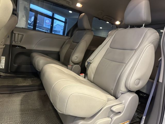 Toyota Sienna  第13張相片