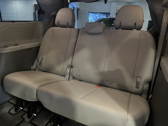 Toyota Sienna  第16張相片