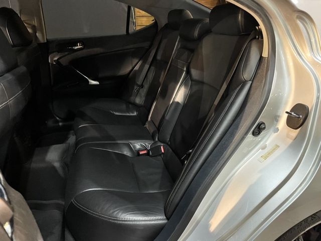Lexus IS  第8張相片