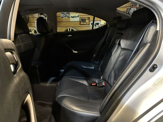 Lexus IS  第9張相片