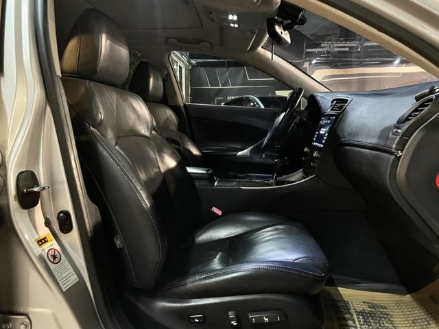 Lexus IS  第10張相片