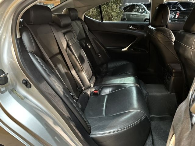 Lexus IS  第11張相片
