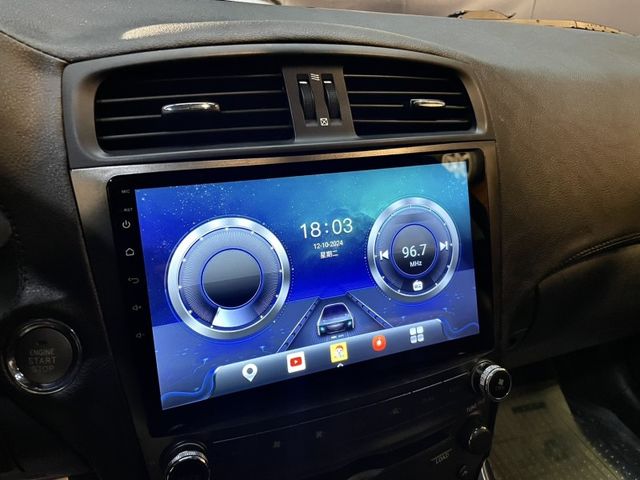 Lexus IS  第18張相片
