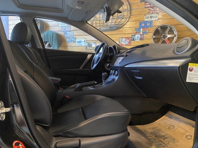 Mazda Mazda3  第9張相片
