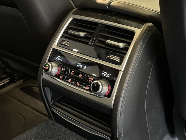 BMW/ 寶馬 740Li  第28張相片
