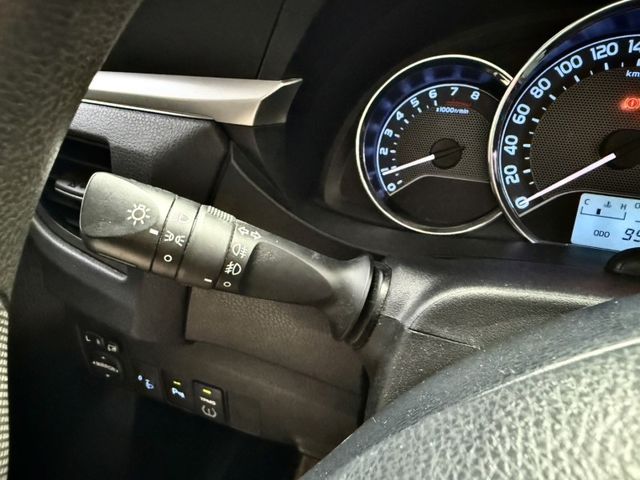 Toyota ALTIS  第21張相片