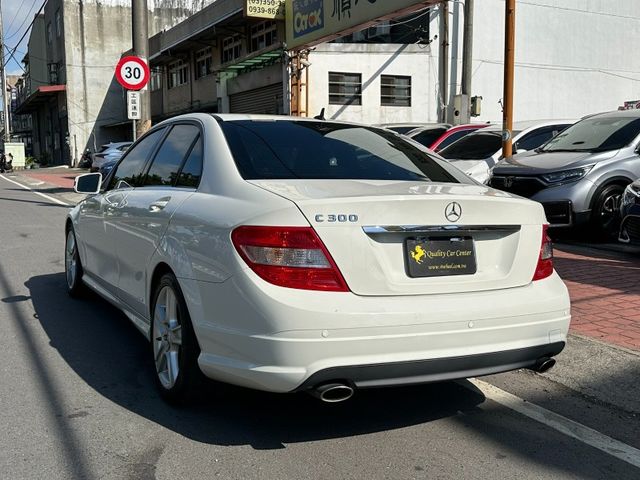 Mercedes-Benz/賓士 C300  第4張相片