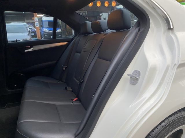 Mercedes-Benz/賓士 C300  第8張相片