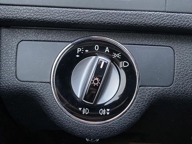 Mercedes-Benz/賓士 C300  第12張相片