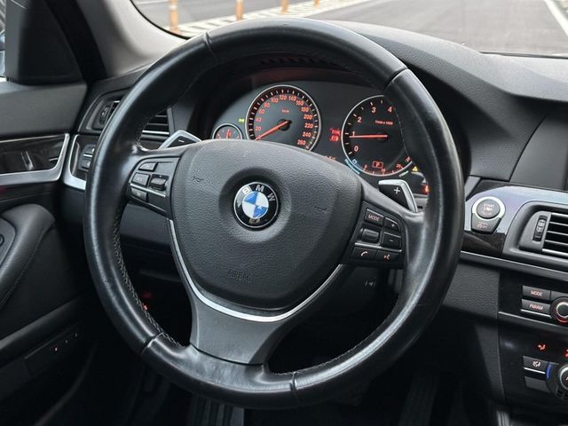BMW/ 寶馬 528i  第10張相片