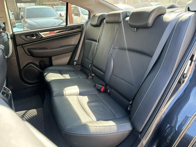 Subaru Legacy  第8張相片
