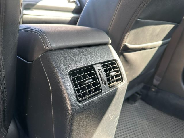 Subaru Legacy  第10張相片