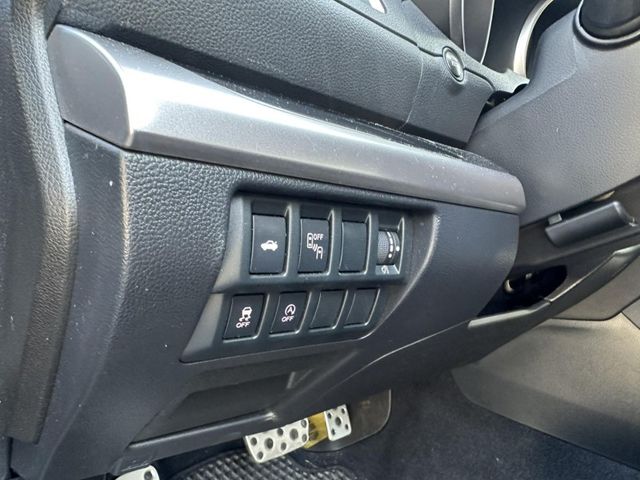 Subaru Legacy  第12張相片