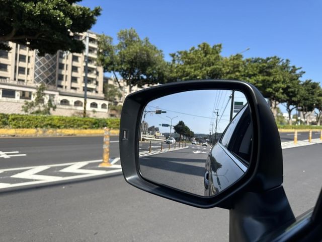 Subaru Legacy  第19張相片