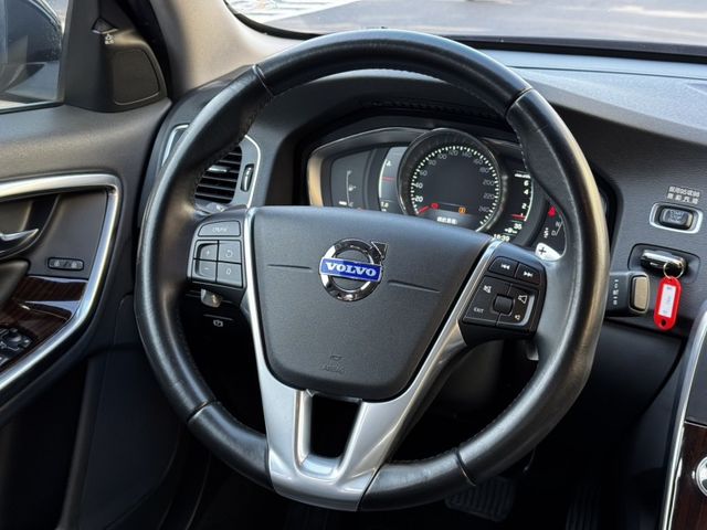 Volvo S60  第12張相片