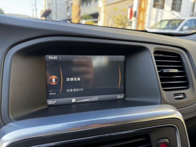 Volvo S60  第15張相片