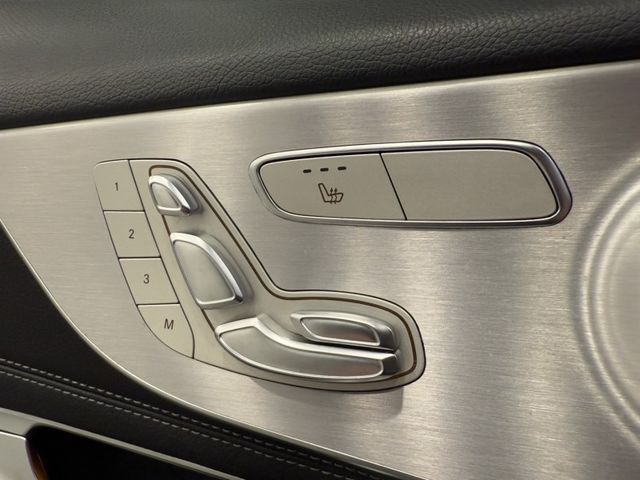 Mercedes-Benz/賓士 C300  第32張相片