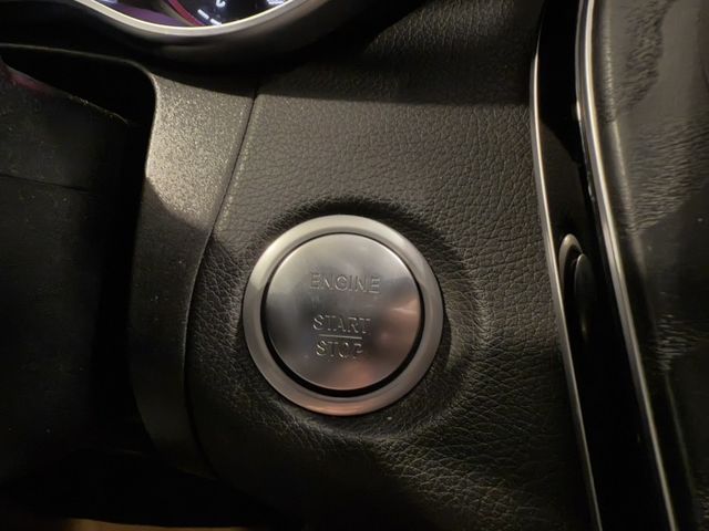 Mercedes-Benz/賓士 C300  第38張相片