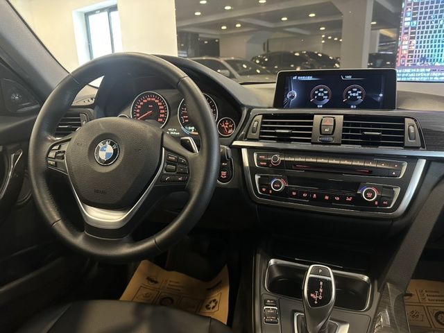 BMW/ 寶馬 320i  第23張相片